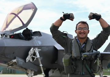 RAGE with the Gorillas: Capt. Root