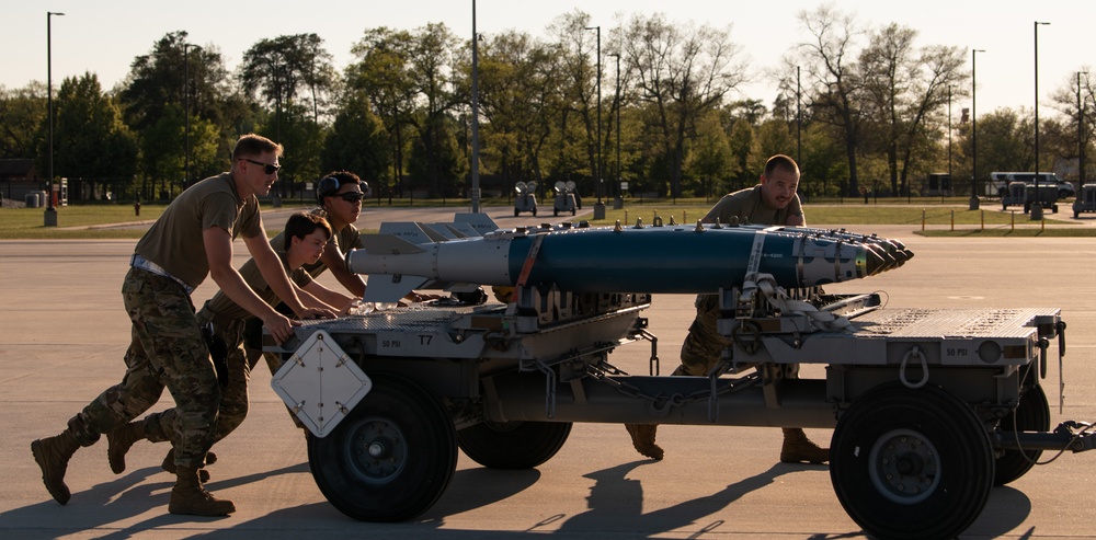 122nd FW demonstrates modern U.S. combat airpower during LSRE