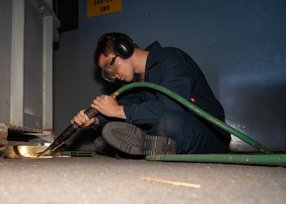 Daily operations aboard USS George H.W. Bush (CVN 77)