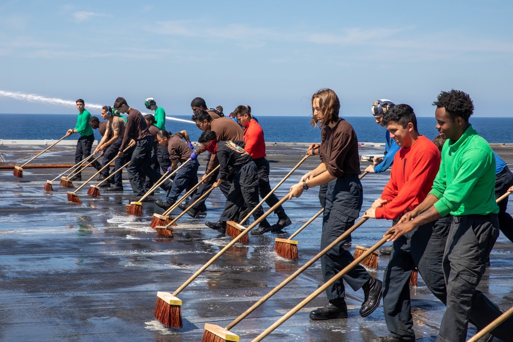 USDaily Operations aboard USS George H.W. Bush (CVN 77)