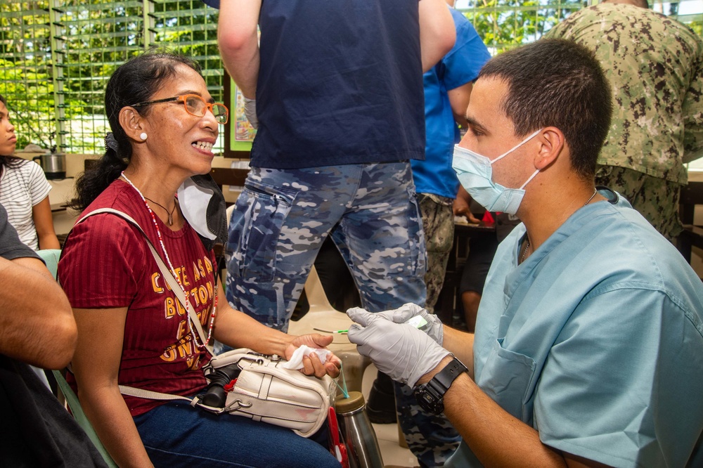 Pacific Partnership 2022 leadership visits Barangay Health Fair at Irawan Elementary School