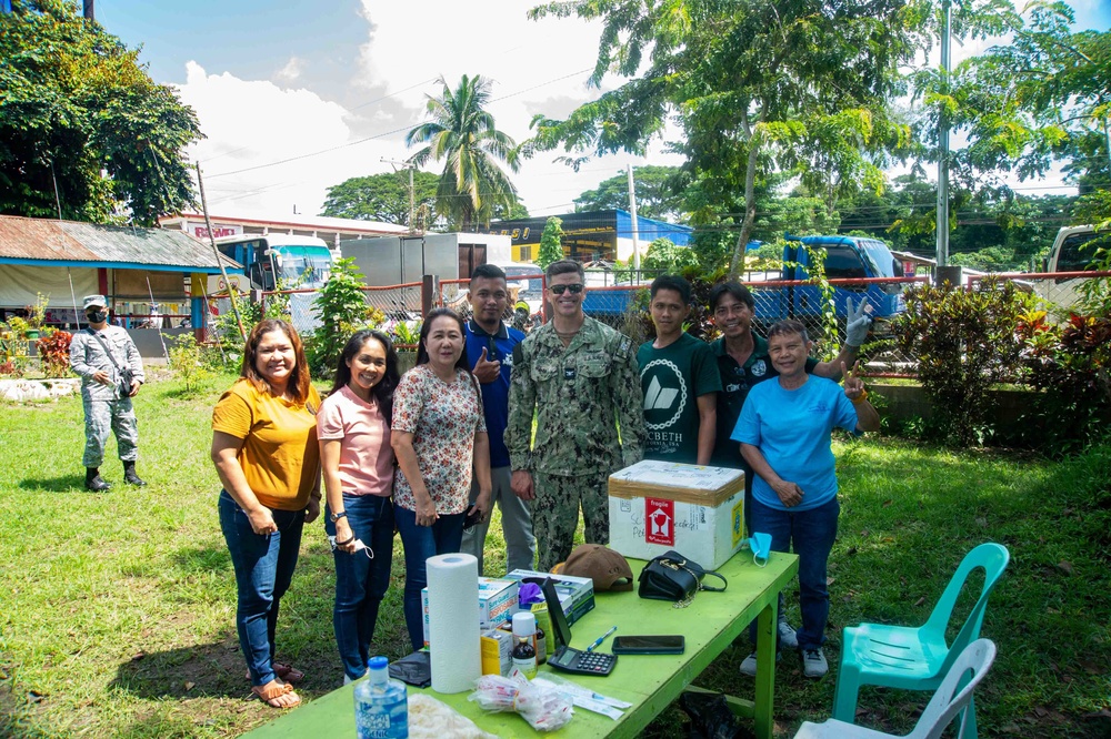 Pacific Partnership 2022 leadership visits Barangay Health Fair at Irawan Elementary School