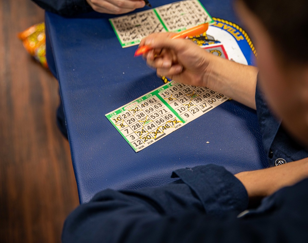 USS Chancellorsville Hosts MWR Bingo Night