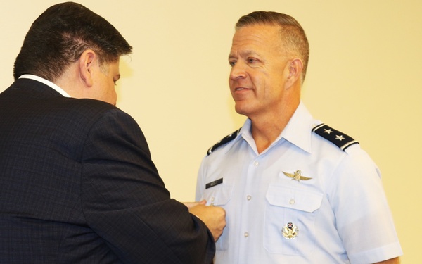 Governor Awards National Guard Commander with Illinois Distinguished Service Medal
