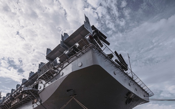 USS Kearsarge (LHD 3) arrives in Klaipėda, Lithuania