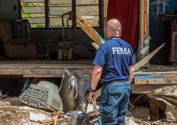 FEMA Disaster Survivor Assistance Team Reaches Out to Disaster Survivors in Eastern Kentucky
