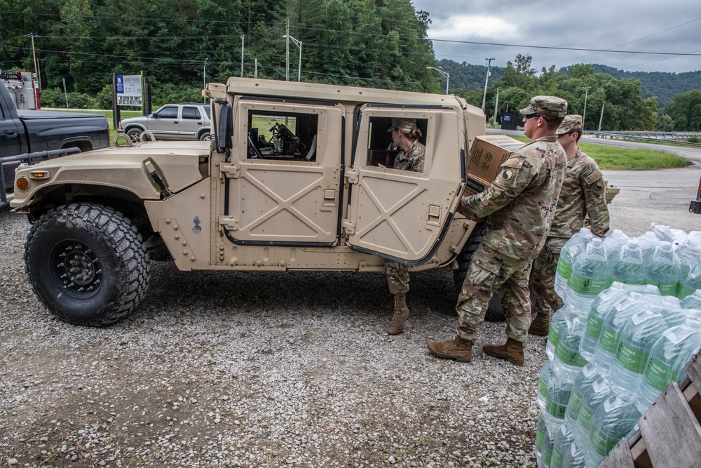 FEMA Disaster Survivor Assistance team reaches out to disaster survivors in Eastern Kentucky with the help of U.S. Army team members