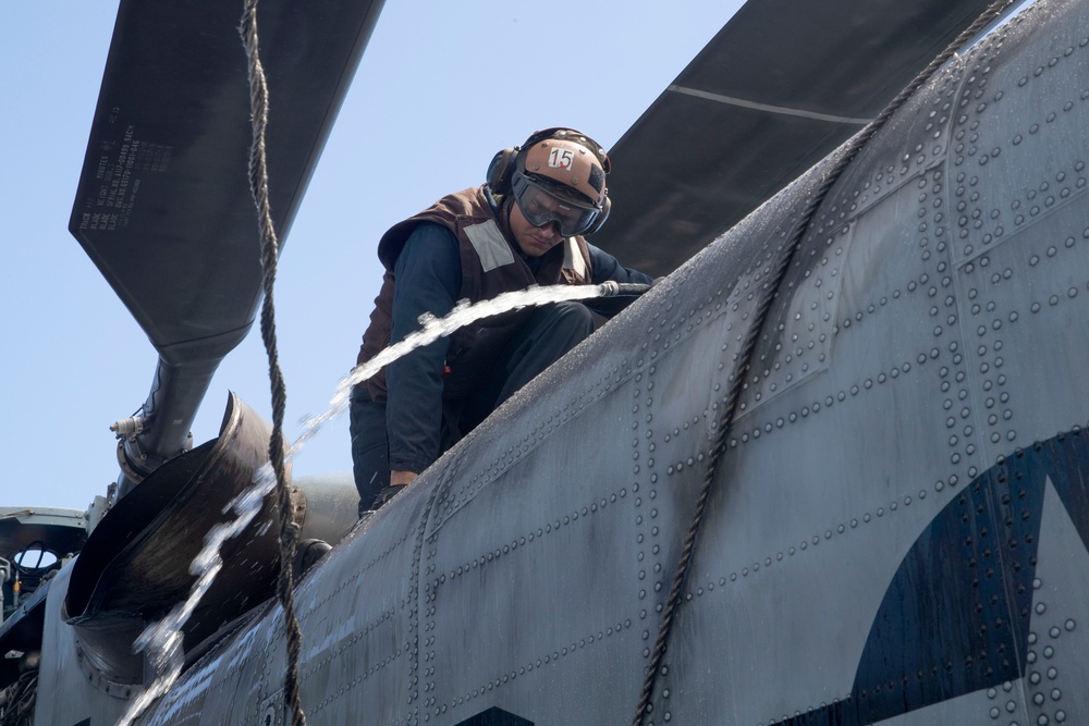 USS Tripoli and VMM-262 (Reinforced) Flight Operations