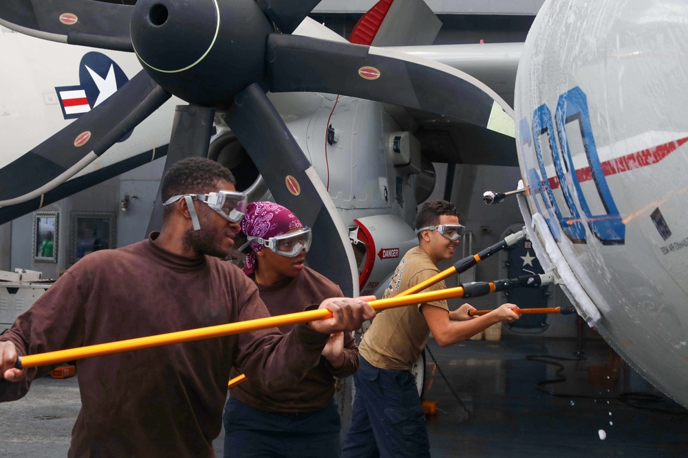 Daily operations aboard USS George H.W. Bush (CVN 77)