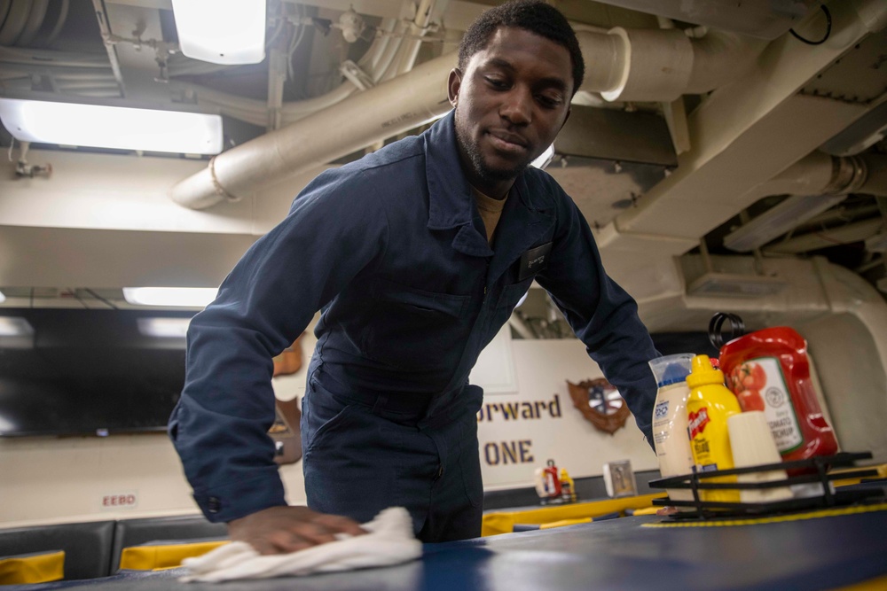 USS Farragut (DDG 99) Transits the Atlantic Ocean During a Scheduled Deployment