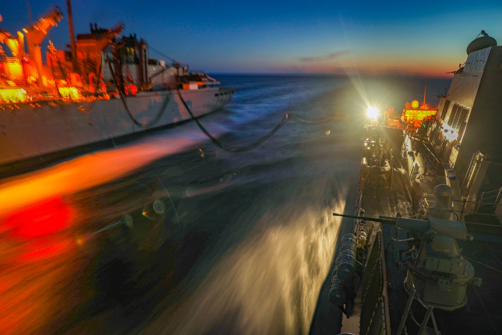 USS Farragut (DDG 99) Conducts Replenishment-at-Sea