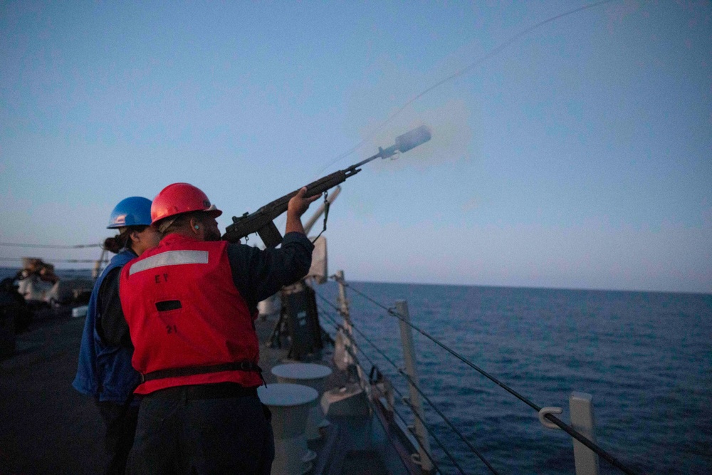 USS Farragut (DDG 99) Conducts Replenishment-at-Sea