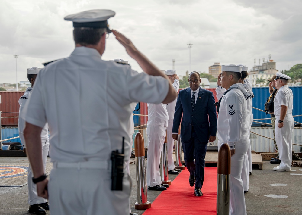 USS Hershel “Woody” Williams hosts Tanzanian People’s Defense Force leaders