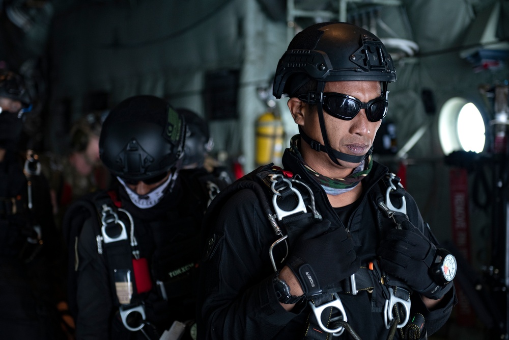 Multilateral SARX and Mass Casualty exercise wraps up Pacific Angel 22