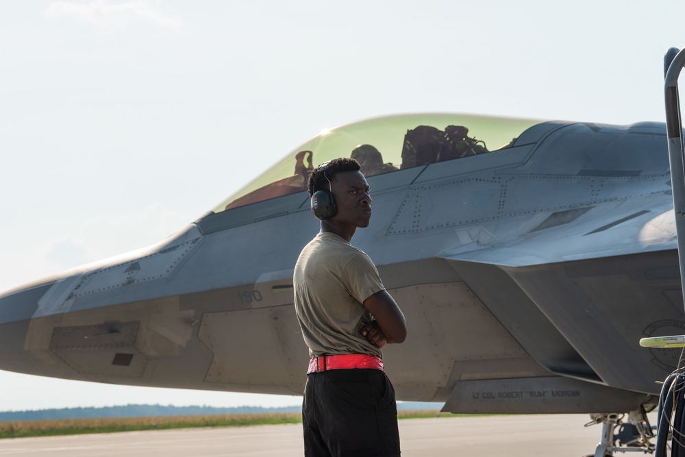 90th Expeditionary Fighter Squadron conduct Flightline Operations