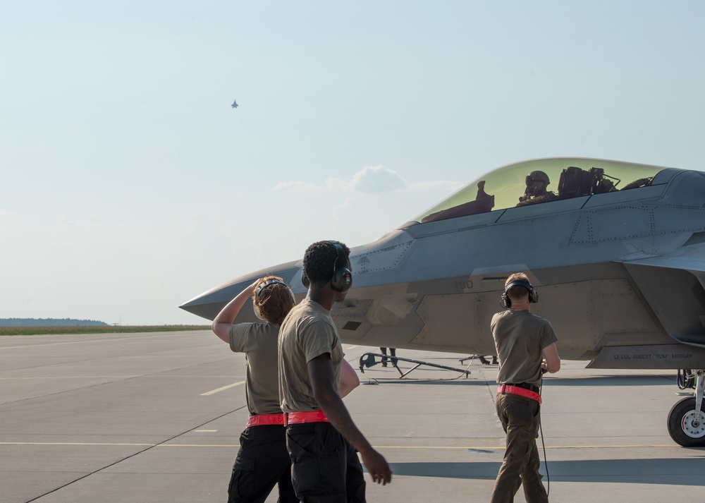 90th Expeditionary Fighter Squadron conduct Flightline Operations