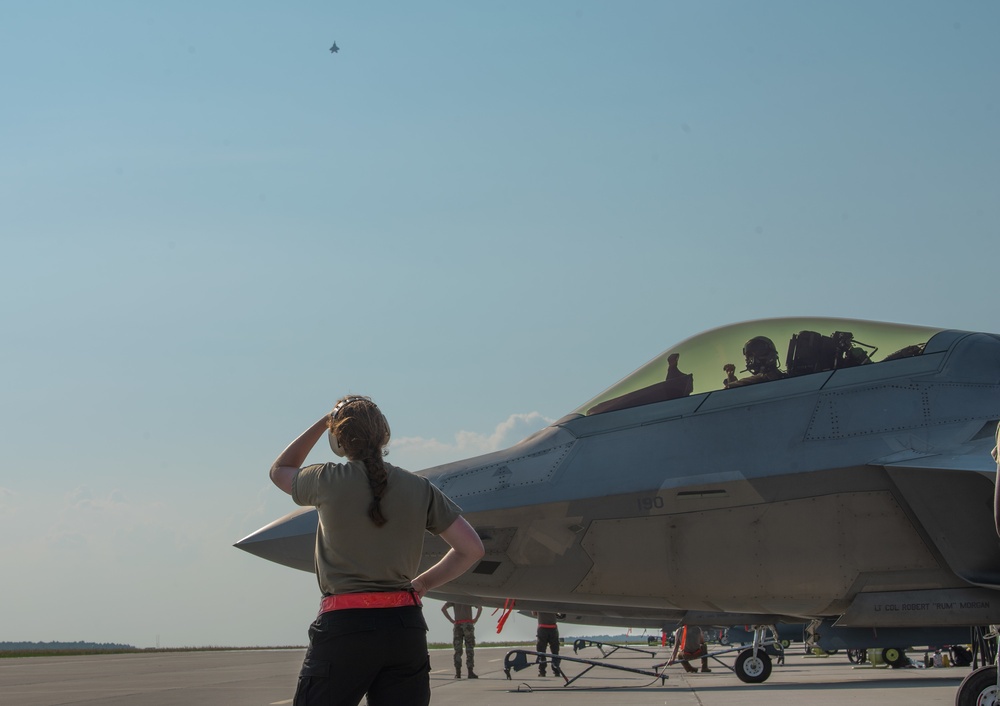 90th Expeditionary Fighter Squadron conduct Flightline Operations