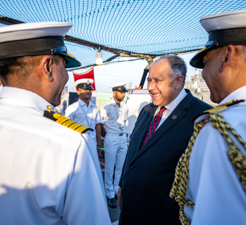 SECNAV visits INS Satpura SECNAV visits INS Satpura