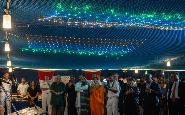 SECNAV visits INS Satpura