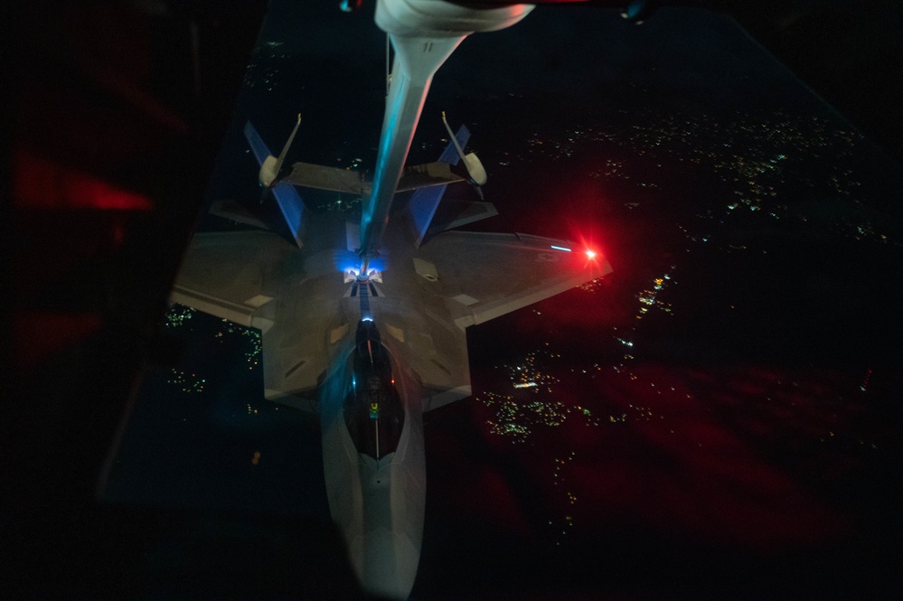 Training with the F-22: Here Comes the Boom