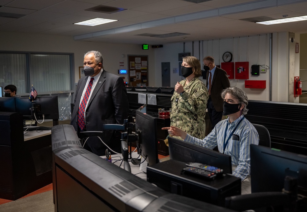 SECNAV visits Fleet Numerical Meteorology and Oceanography Center