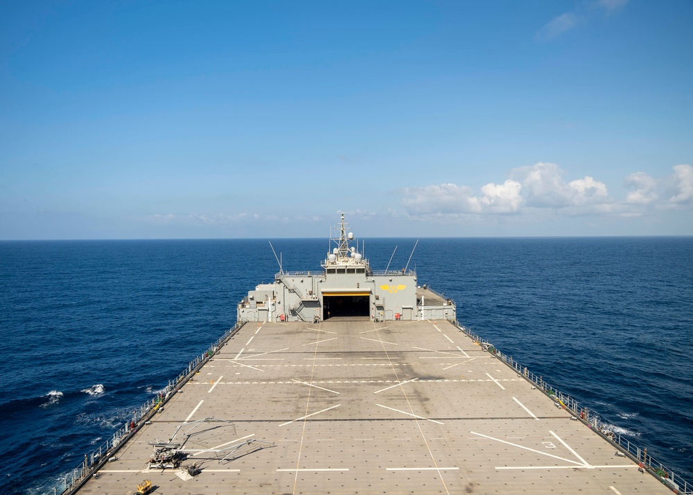 USS Hershel &quot;Woody&quot; Williams (ESB 4) sails through the Mozambique Channel