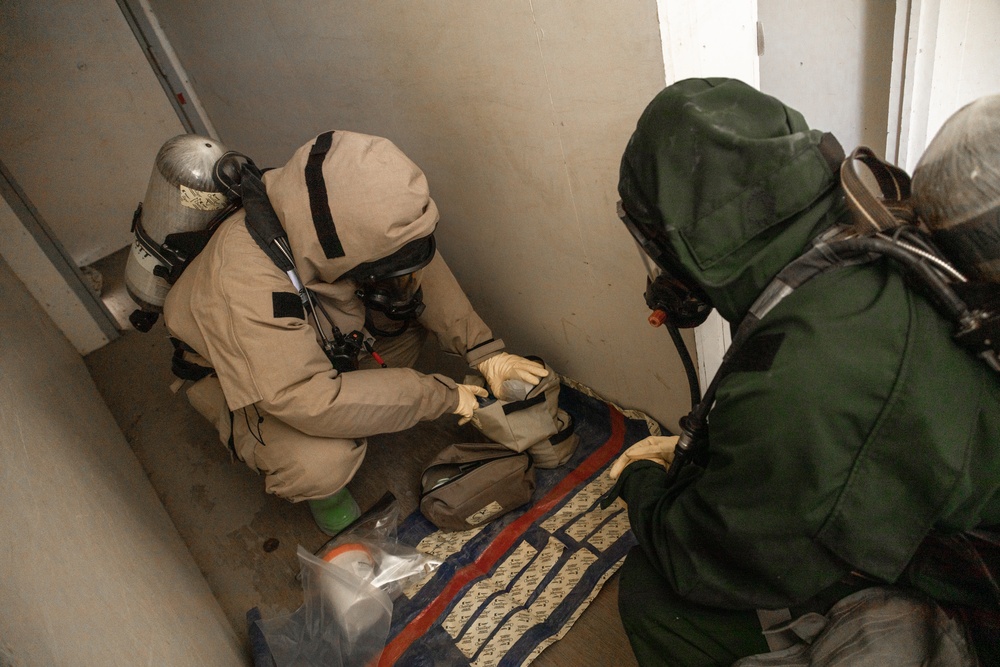 U.S. Marines with 1st MLG and 1st MARDIV conduct CBRN training