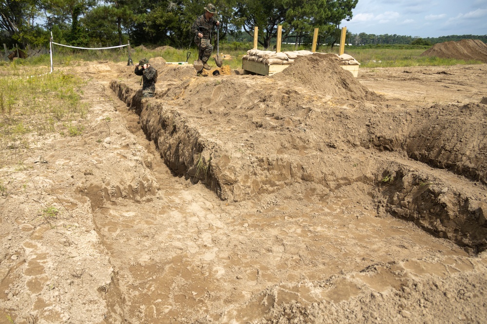 Combat Logistics Battalion 22 constructs fighting holes during its Marine Corps Combat Readiness Evaluation (Day 2)