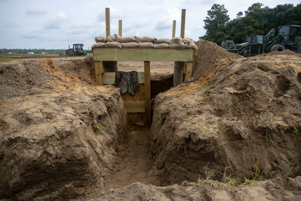 Combat Logistics Battalion 22 constructs fighting holes during its Marine Corps Combat Readiness Evaluation (Day 2)