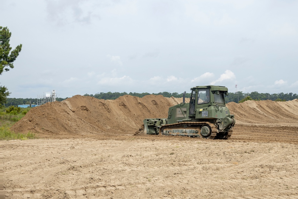 Combat Logistics Battalion 22 constructs fighting holes during its Marine Corps Combat Readiness Evaluation (Day 2)