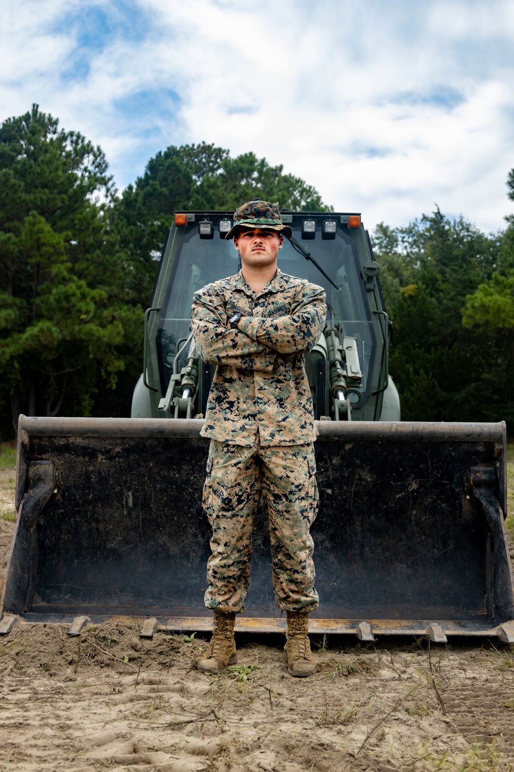 Combat Logistics Battalion 22 constructs fighting holes during its Marine Corps Combat Readiness Evaluation (Day 2)