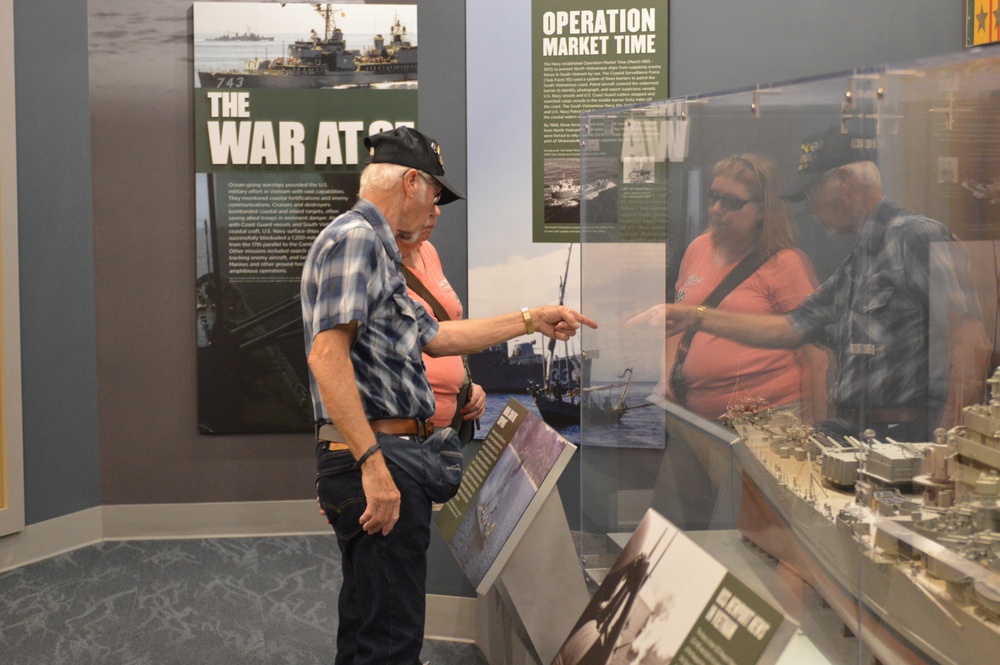 USS Newport News (CA 148) veteran visits Vietnam Exhibit at Naval Museum