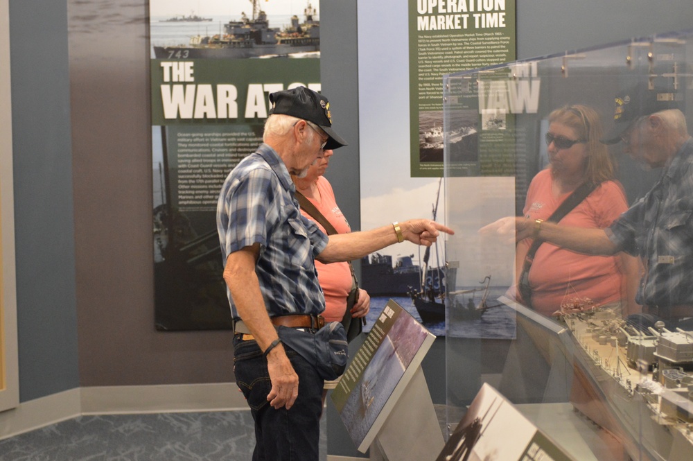 USS Newport News (CA 148) veteran visits Vietnam Exhibit at Naval Museum