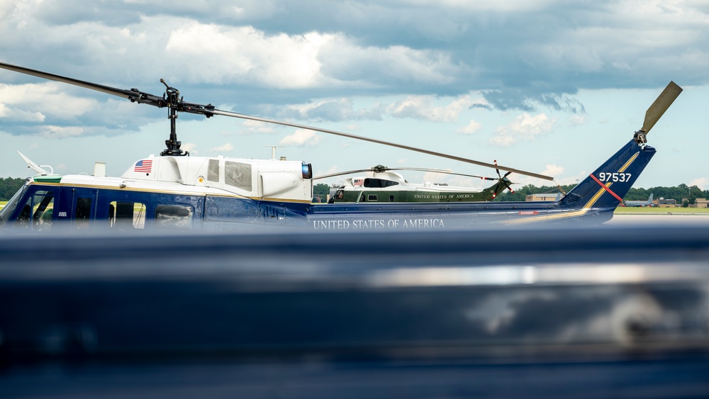 HMX-1 and 1 HS at Joint Base Andrews