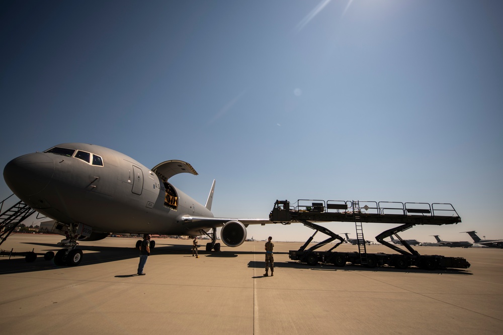 AES trains on KC-46