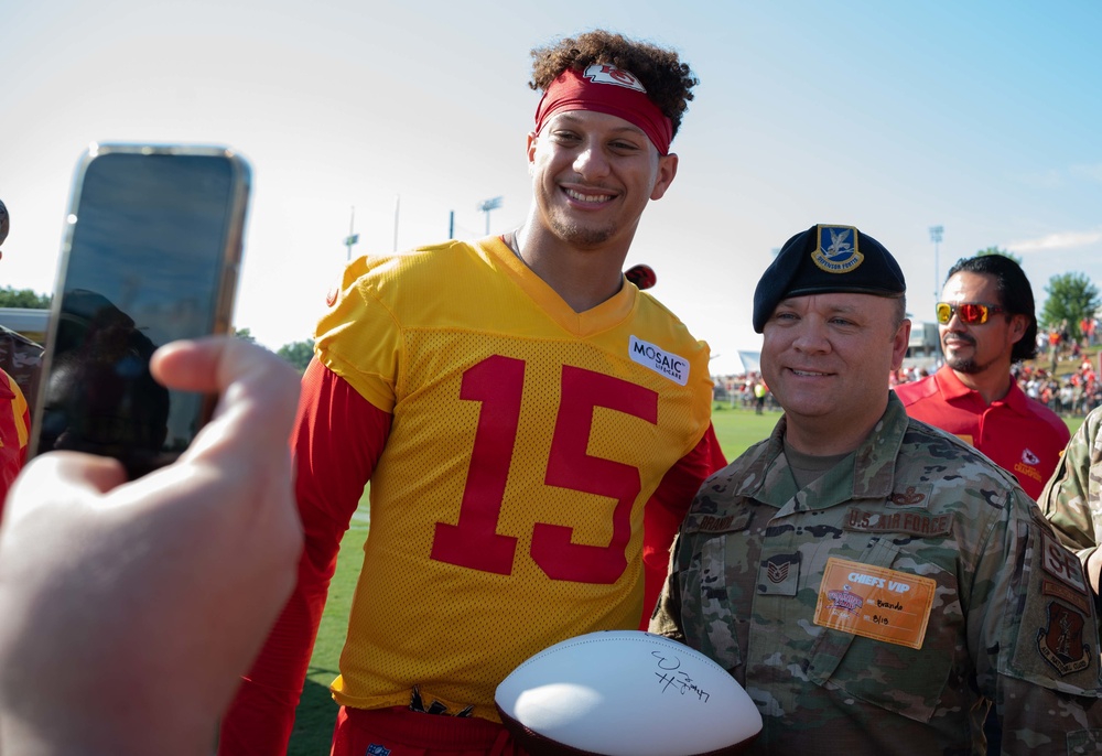 Kansas City Chiefs host military appreciation day during training camp