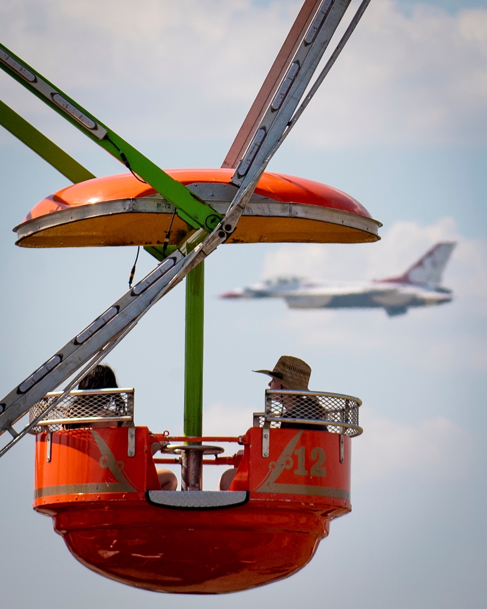 Thunderbirds rock Battle Creek Air Show