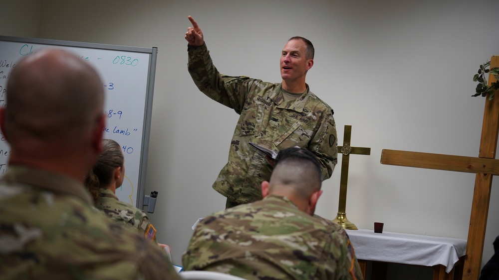 Alaska National Guard State Command Chaplain leads drill-weekend worship service