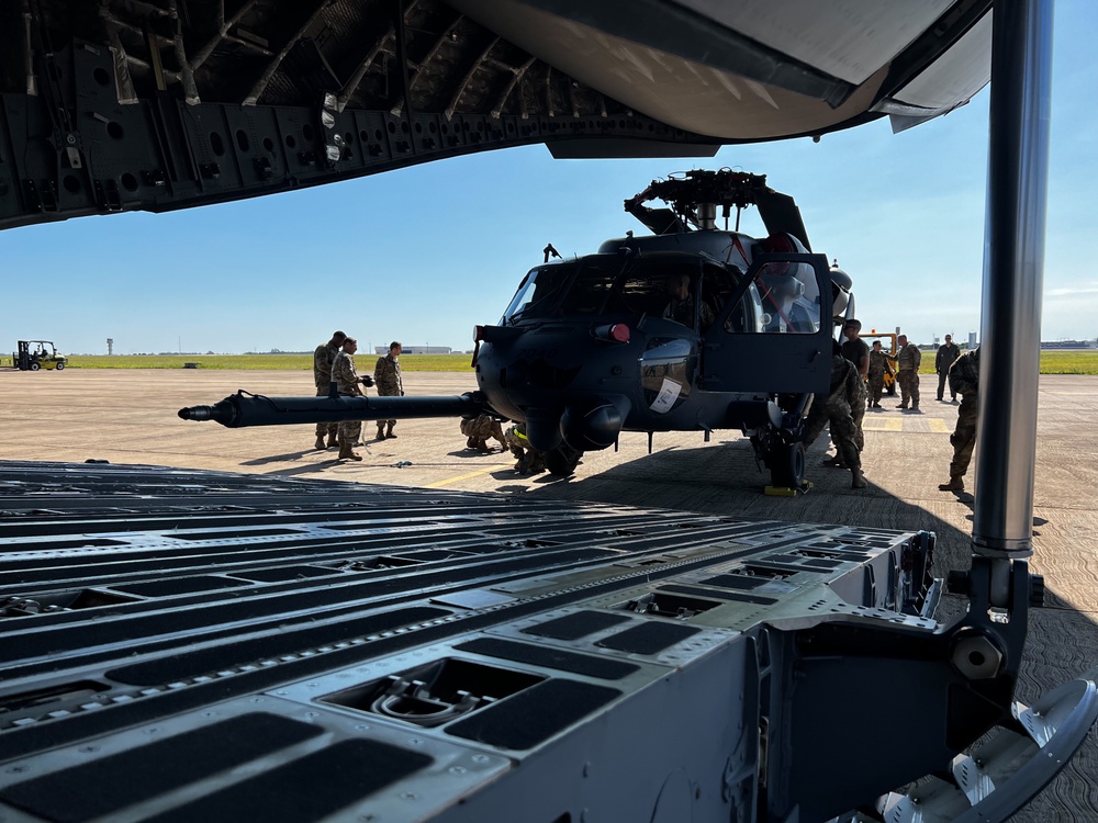 105th Airlift Wing and 106th Rescue Wing offload HH-60s