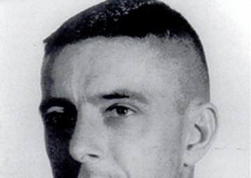 Intelligence sergeant earns Distinguished Service Cross