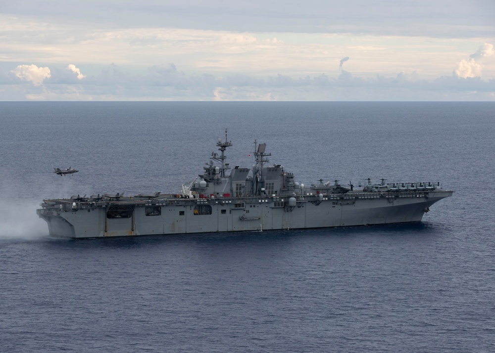 USS Tripoli CO Takes Flight