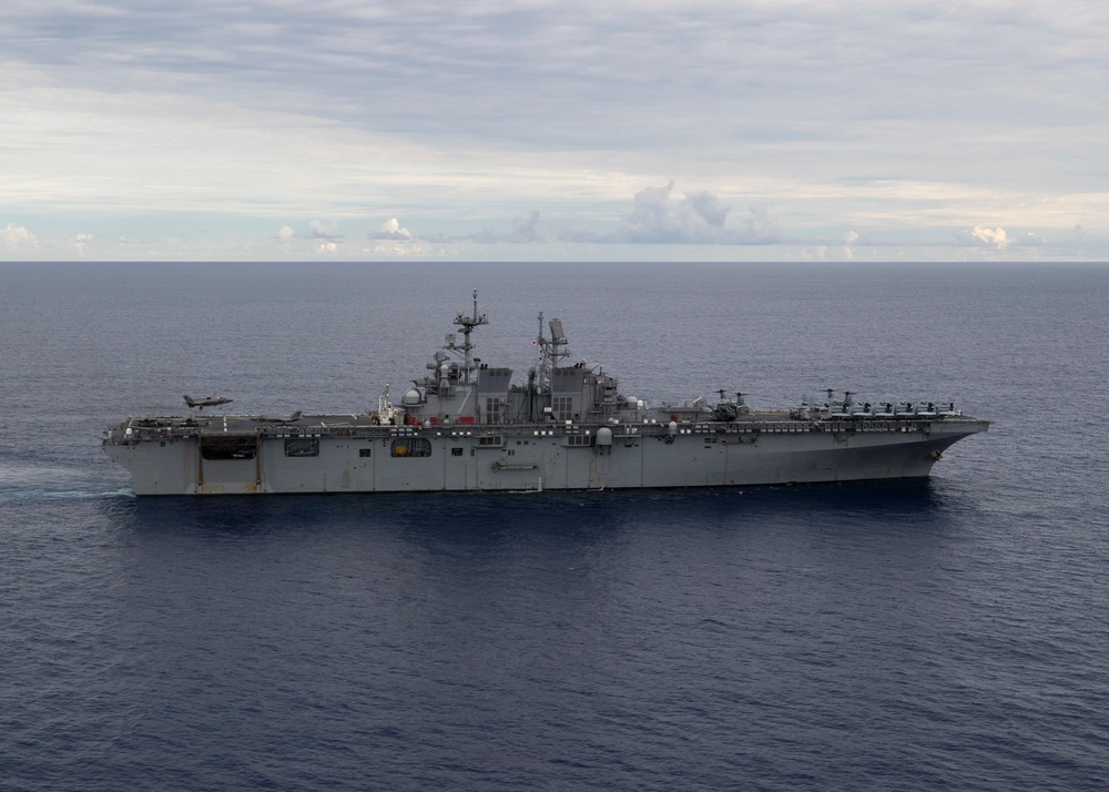 USS Tripoli CO Takes Flight