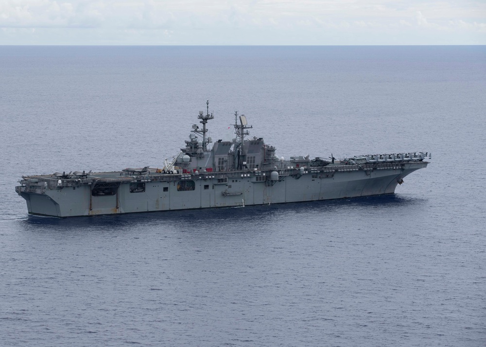 USS Tripoli CO Takes Flight