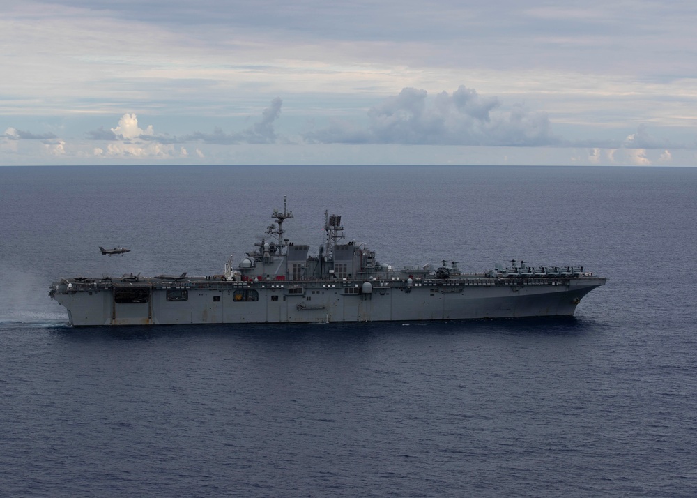 USS Tripoli CO Takes Flight