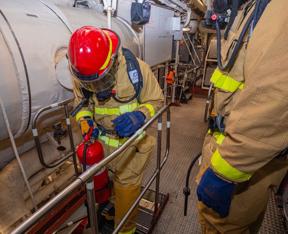 DVIDS - Images - USS Antietam (CG 54) General Quarters Drill [Image 5 of 7]