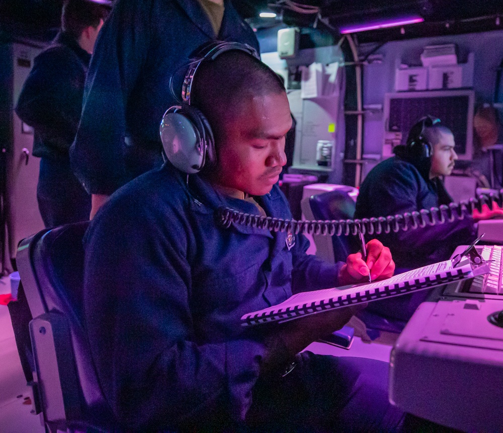 USS Antietam (CG 54) Sonar Control Room