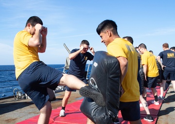 USS TRUXTUN CONDUCTS SECURITY REACTION FORCE TRAINING