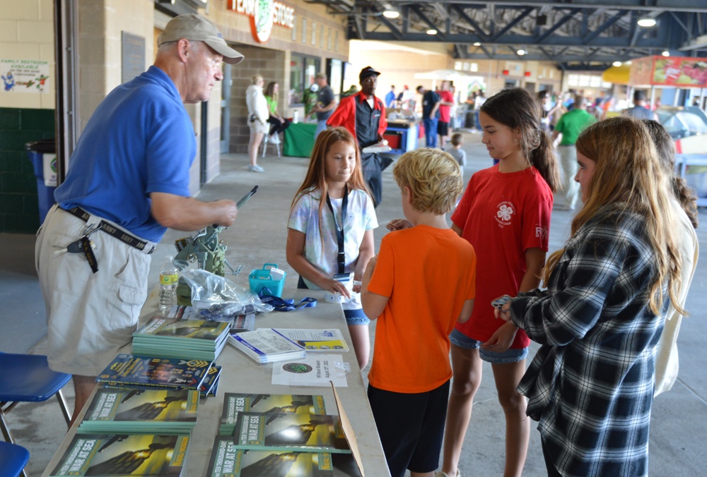 Naval Museum Volunteers conduct outreach during Navy Night