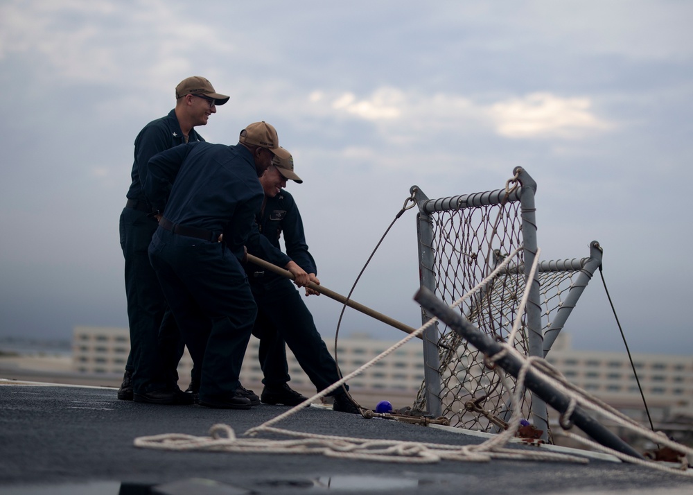 USS Bataan Sailors Get Underway