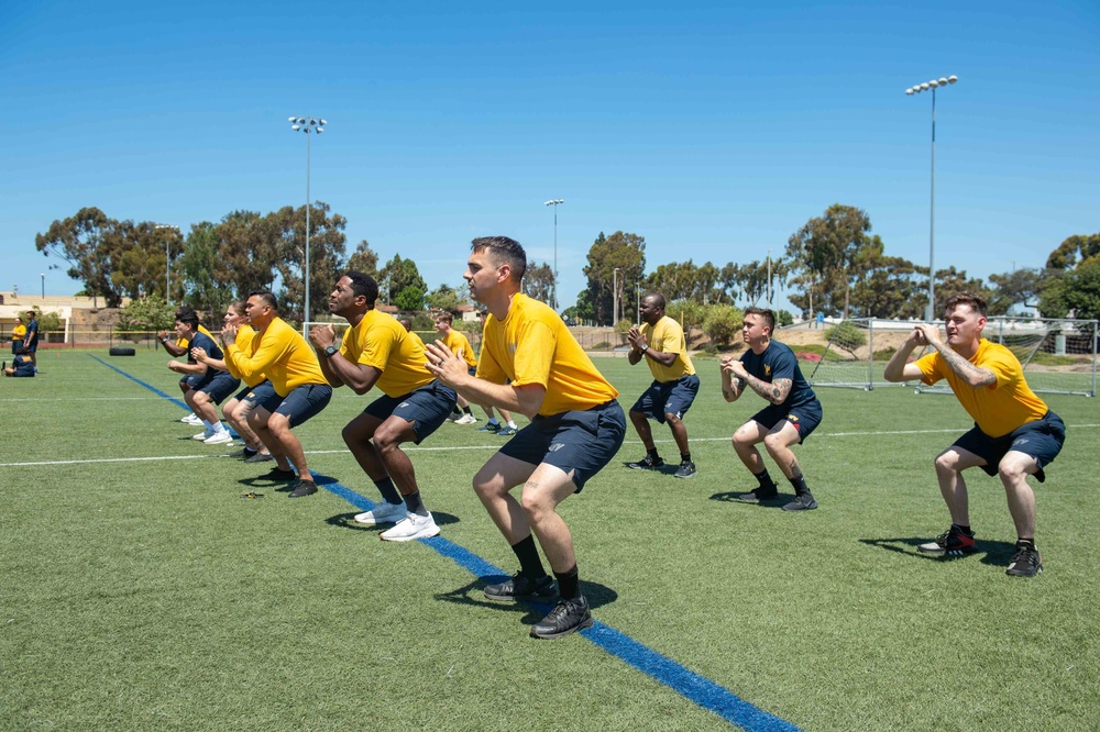 USS Carl Vinson (CVN 70) Sailors Conduct Annual Physical Fitness Assessment in San Diego